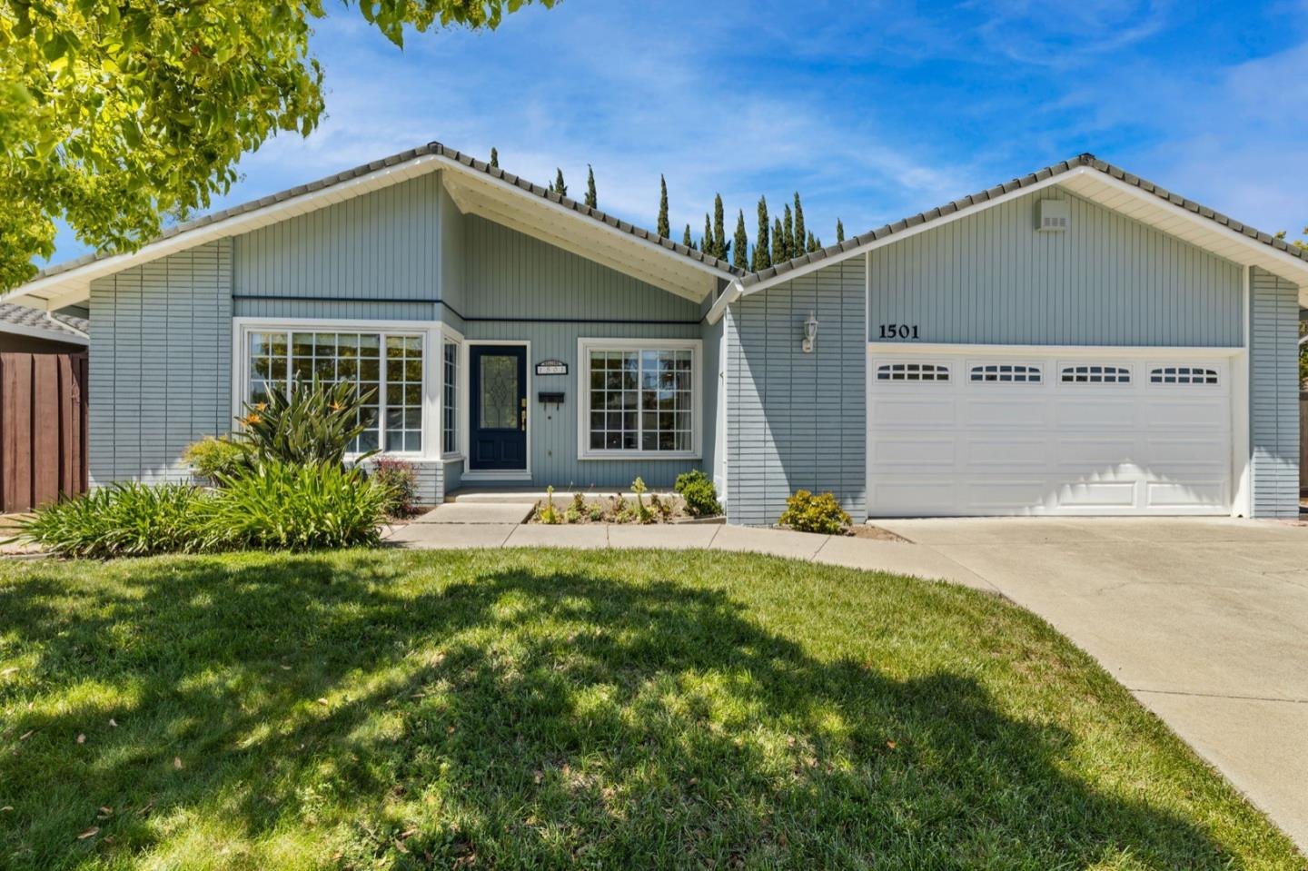 1501 Blackhawk Dr, Sunnyvale, CA 94087